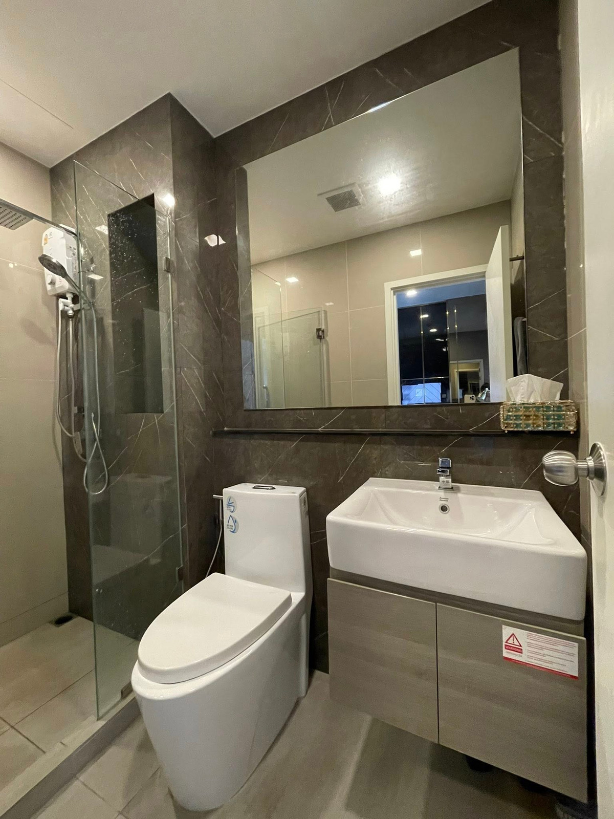 ให้เช่าคอนโดพระราม 9 เพชรบุรีตัดใหม่ RCA : #E348 🎉030469 ให้เช่าคอนโด The Tree Pattanakarn-Ekkamai