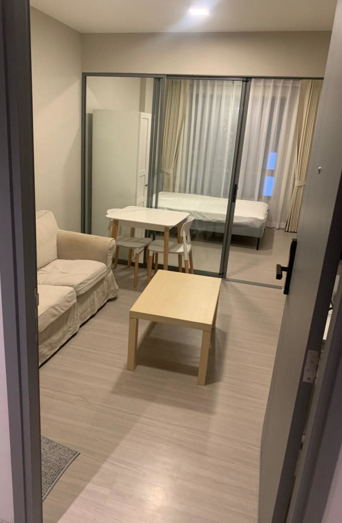 ให้เช่าคอนโดสุขุมวิท อโศก ทองหล่อ : ให้เช่าคอนโด Quintara Phume Sukhumvit 39 (BTS Phromphong) เฟอร์ครบ พร้อมอยู่