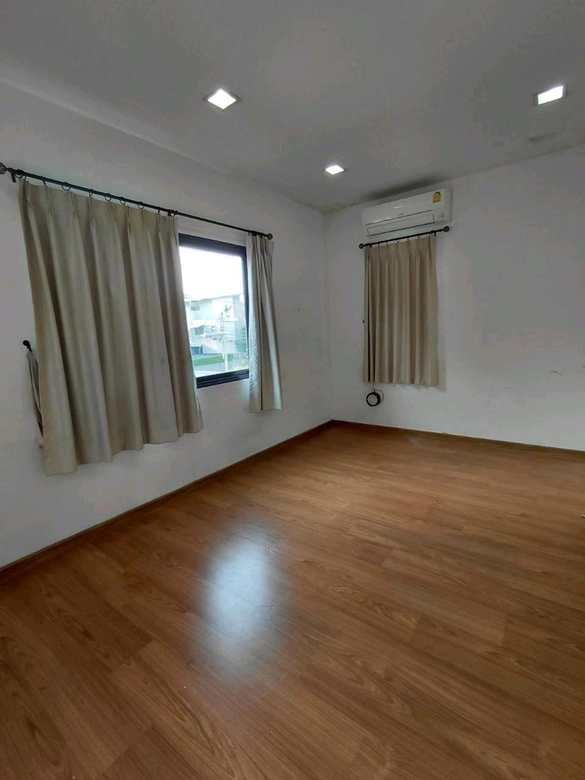 ให้เช่าบ้านนวมินทร์ รามอินทรา : 🏡 ให้เช่า โกลเด้นท์ เพรสทีช สุขาภิบาล5 พร้อมเข้าอยู่