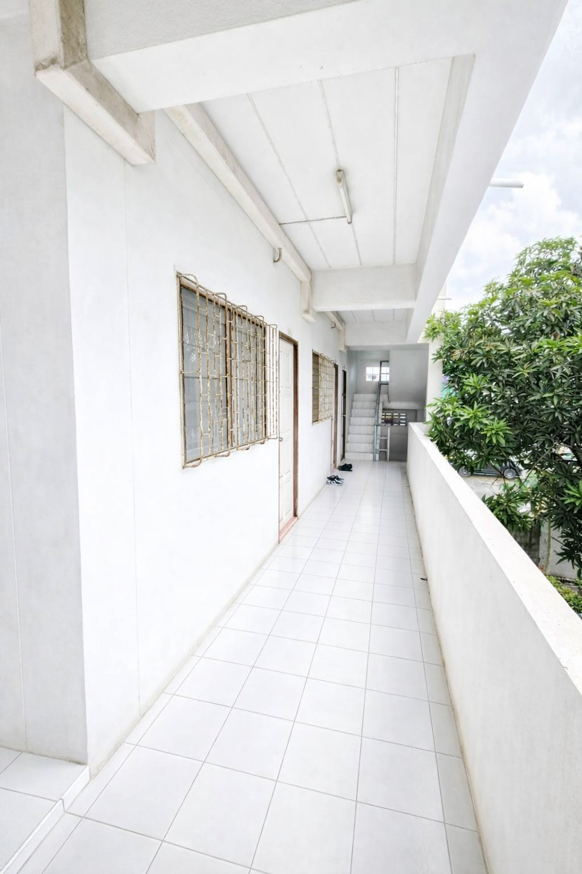 ขายราษฎร์บูรณะ สุขสวัสดิ์ : ขายอพาร์ทเม้น 4 ชั้น 24 ห้อง ปากซอยประชาอุทิศ 76 ทำเลทุ่งครุ ใกล้ CJ MORE ซีเจ มอร์ เริ่มธุรกิจต่อได้ทันที