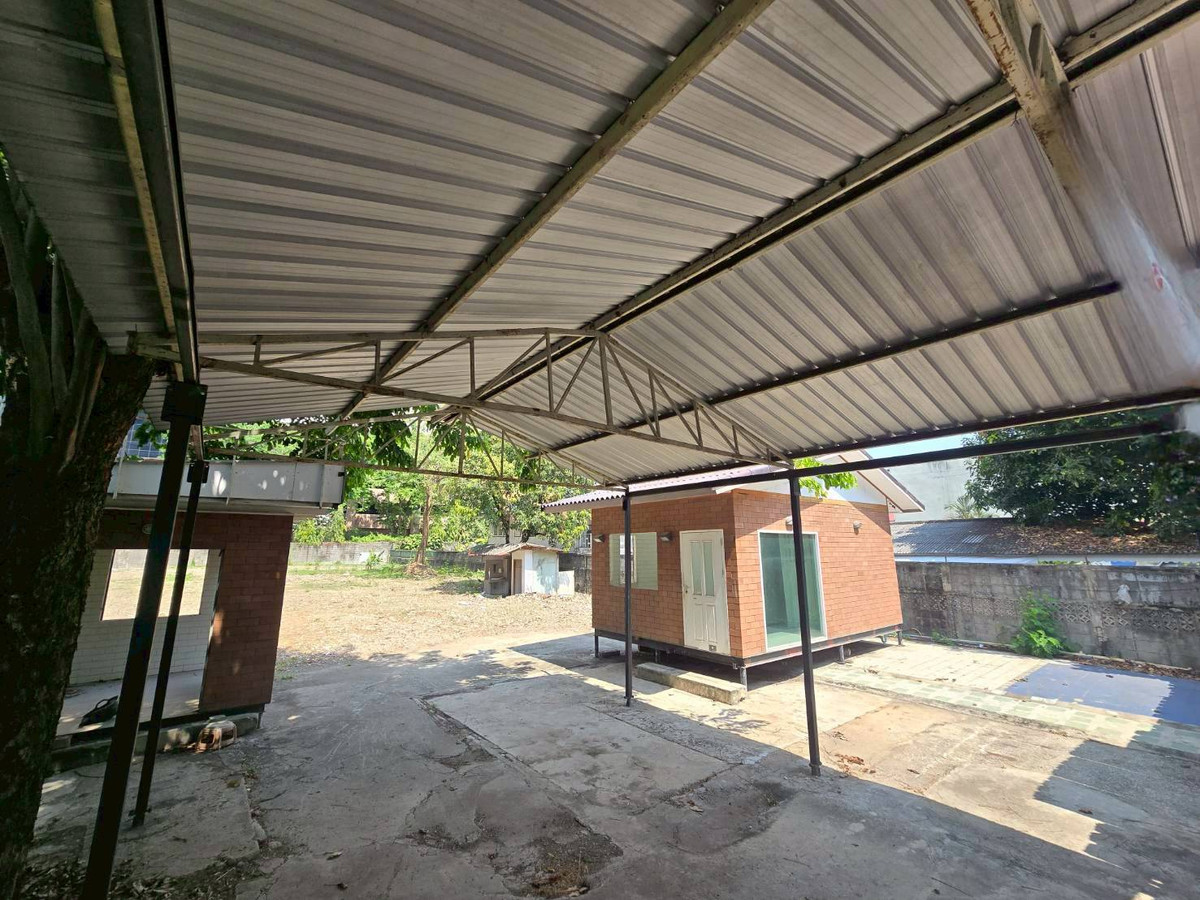 ให้เช่าที่ดินอ่อนนุช อุดมสุข : พื้นที่ให้เช่า พร้อมสิ่งปลูกสร้าง สุขุมวิท 77 ใกล้ BTS อ่อนนุช (N.2042)