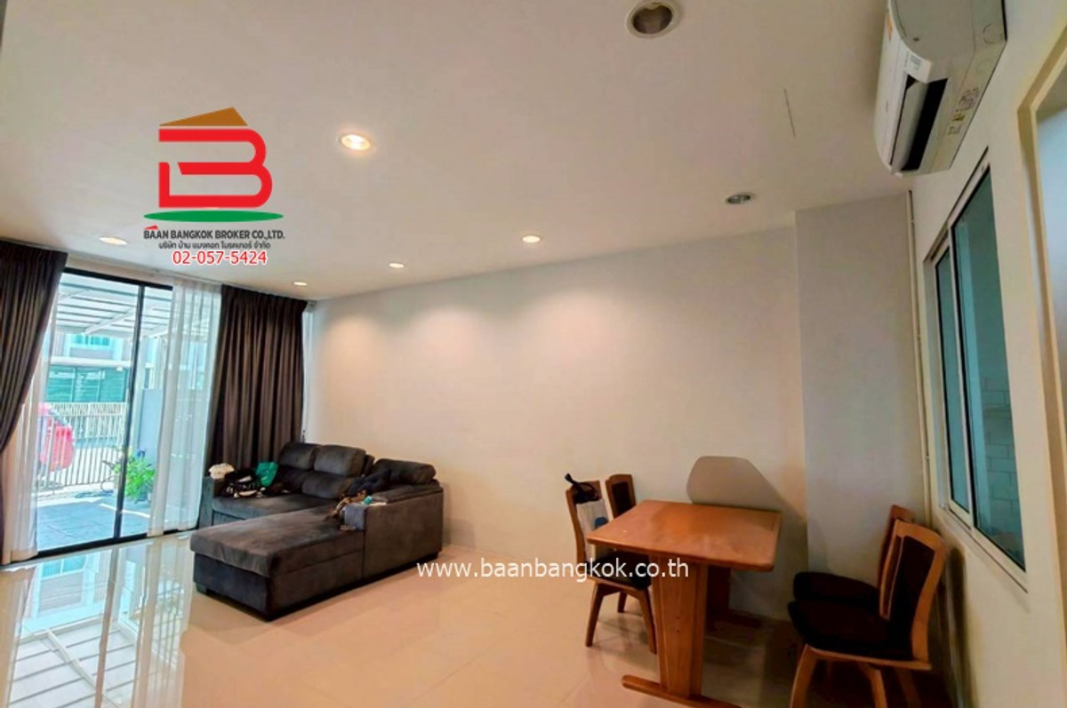 ขายทาวน์โฮมนวมินทร์ รามอินทรา : ทาวน์เฮ้าส์ เดอะพราวด์ (รามอินทรา-วงแหวน) ใกล้สถานีรถไฟฟ้าสายสีชมพู สถานีบางชัน เนื้อที่ 20.6 ตรว. แขวงบางชัน เขตคลองสามวา