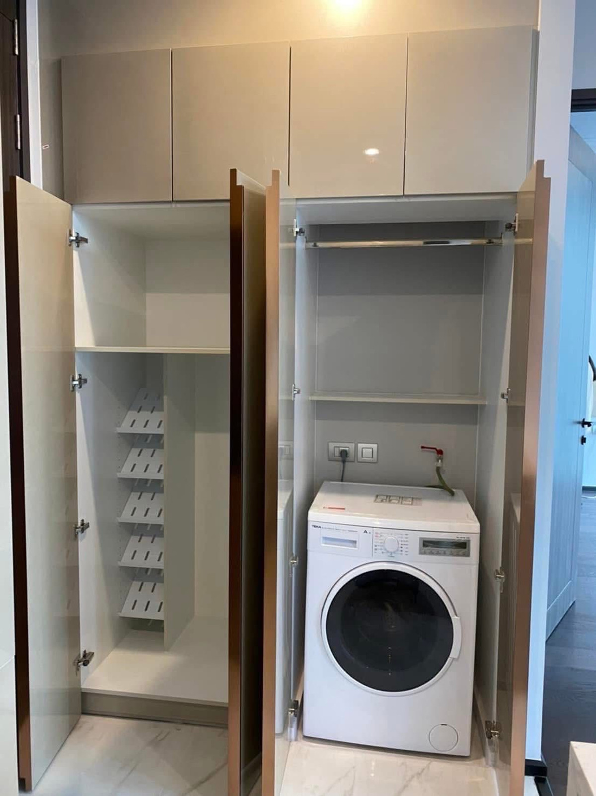 ให้เช่าคอนโดสุขุมวิท อโศก ทองหล่อ : ปล่อยเช่า คอนโด Luxury ใกล้ BTSทองหล่อ | Laviq Sukhumvit 57 | 1 ห้องนอนชั้นสูง ใกล้ Market Place ทองหล่อ มีรถรับ-ส่งBTS