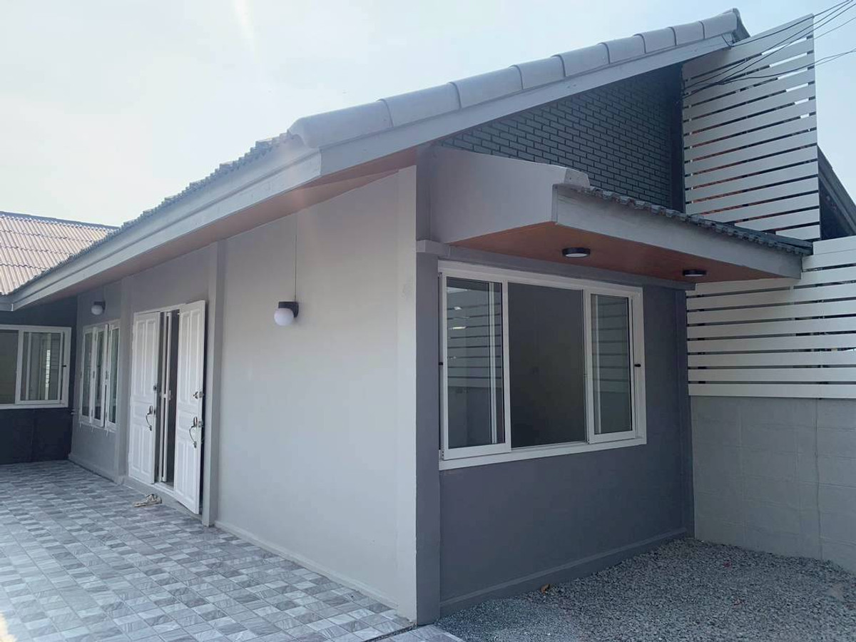 For SaleHouseMin Buri, Romklao : 1-story twin house for sale, area 33 sq m., Chuan Chuen Village, Soi Chuan Chuen 13, Ramkhamhaeng Road 102, Saphan Sung, near Ramkhamhaeng University, NIDA, Top Supermarket, Golden. Place, Sammakorn Place The Mall Bangkapi