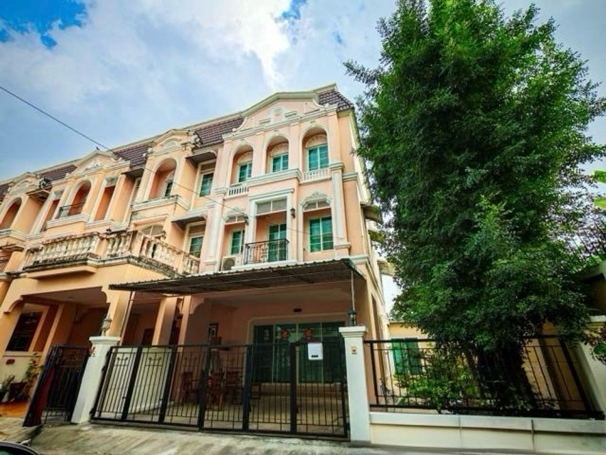 ให้เช่าบ้านท่าพระ ตลาดพลู วุฒากาศ : 🏡 ปล่อยเช่า Townhouse รีโนเวทใหม่ ใจกลางสาทร | ใกล้ BTS เพียง 4 นาที ✨