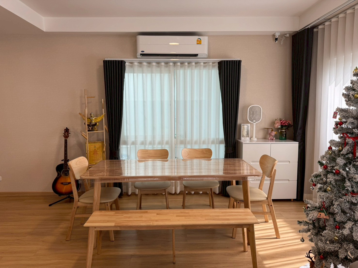 For RentNonthaburi, Bang Yai, Bangbuathong : 💕 Semi-detached house for rent, Q District Westgate project 💕 Beautiful house, ready to move in, complete with functions, suitable for both living and making a home office.