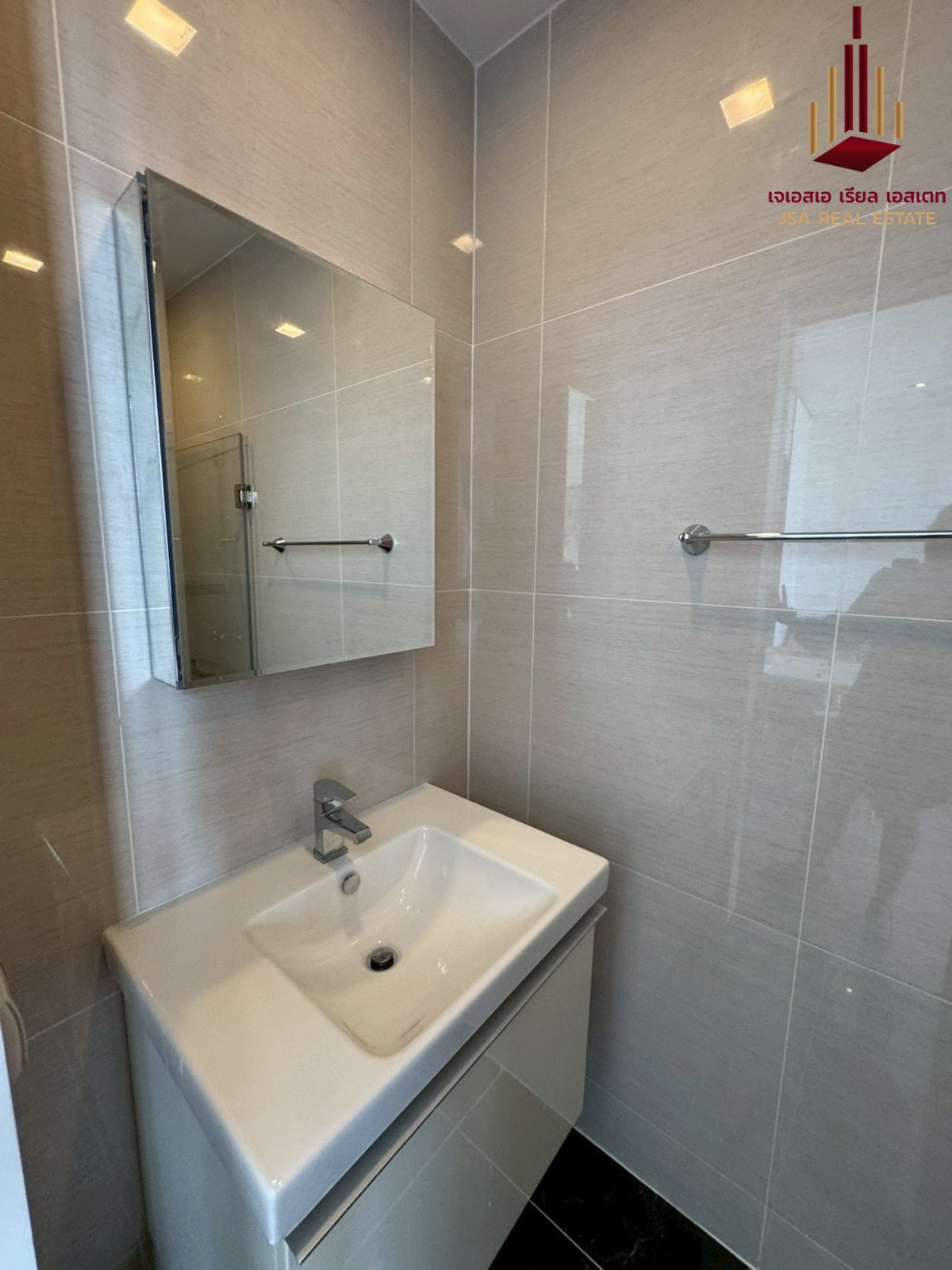 For SaleCondoSukhumvit, Asoke, Thonglor : ✨ For Sale: Park Origin Phrom Phong Condo ✨ 💰 Only 4,990,000 THB