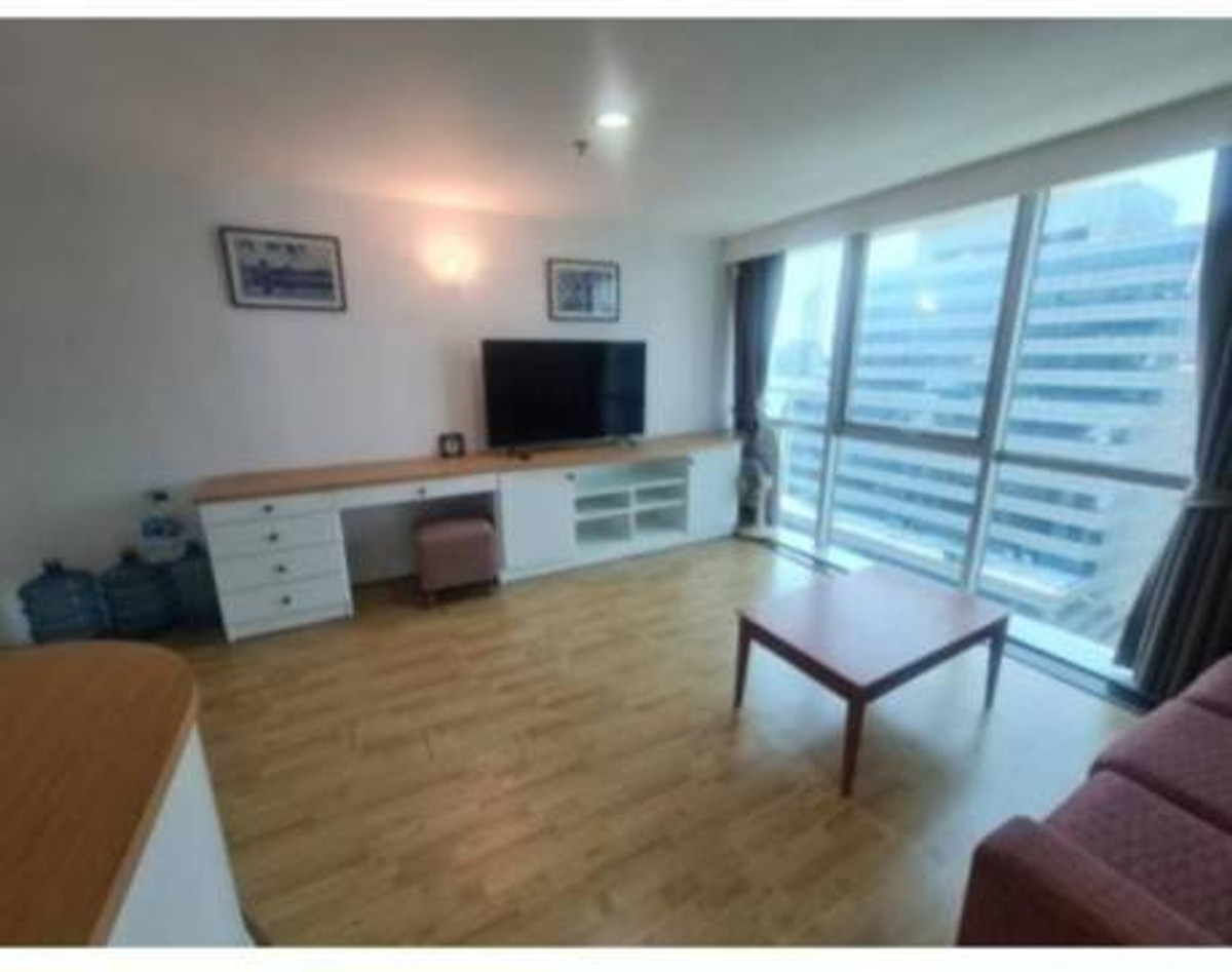 For RentCondoSukhumvit, Asoke, Thonglor : For rent, Asoke Place, cheapest in the Asoke area! 2 bedrooms, 82 sq m., high floor, only 28,000 baht.