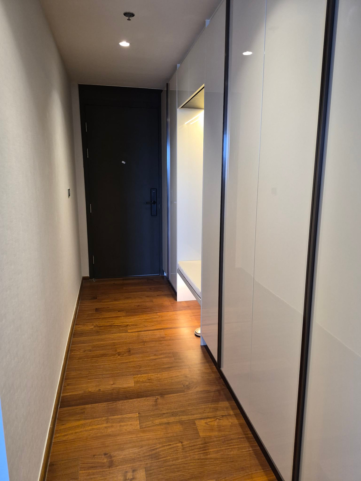 ให้เช่าคอนโดสาทร นราธิวาส : 🏢✨ ให้เช่า One Altitude เจริญกรุง💎 ห้องใหม่แกะกล่อง Fully Furnished สไตล์ Modern Luxury