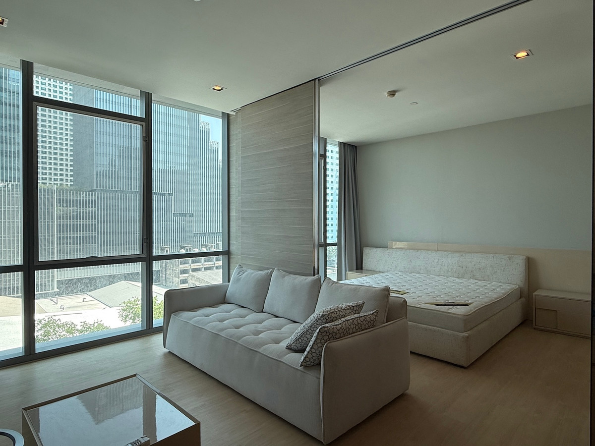 ขายคอนโดสุขุมวิท อโศก ทองหล่อ : คอนโด 1 ห้องนอน 51 ตร.ม. ชั้นไม่สูง วิวสวน ใกล้ BTS อโศก & MRT