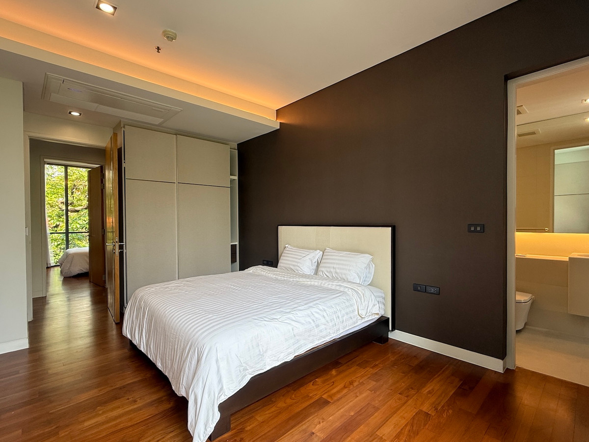 ให้เช่าคอนโดสุขุมวิท อโศก ทองหล่อ : คอนโดห้องใหญ่ 3 ห้องนอน พร้อมระเบียงกว้าง วิวสวน  ใกล้อโศกและพร้อมพงศ์