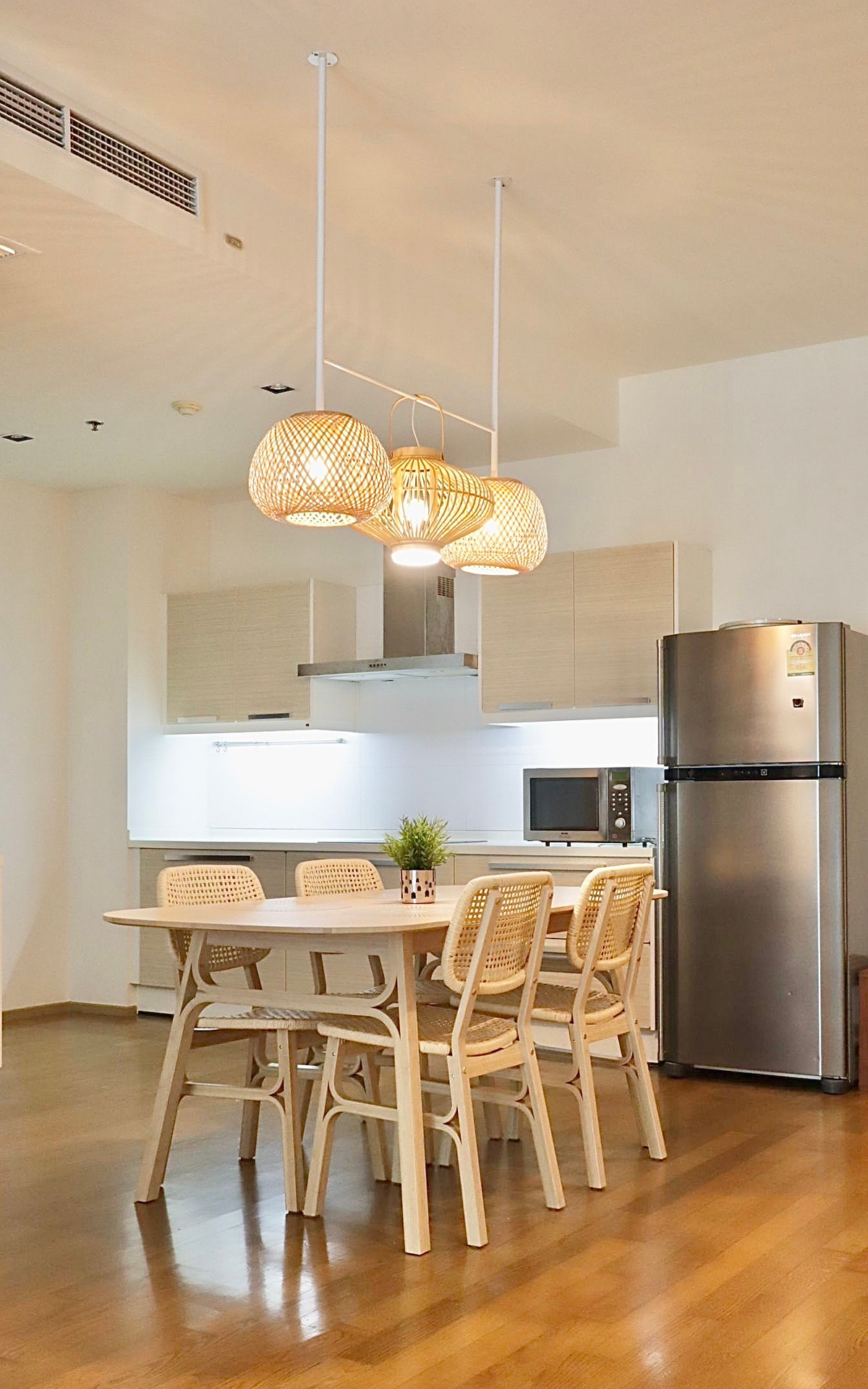 ให้เช่าคอนโดสุขุมวิท อโศก ทองหล่อ : ให้เช่า The Madison Condominium ราคา 75,000 บาท [MKr260414]