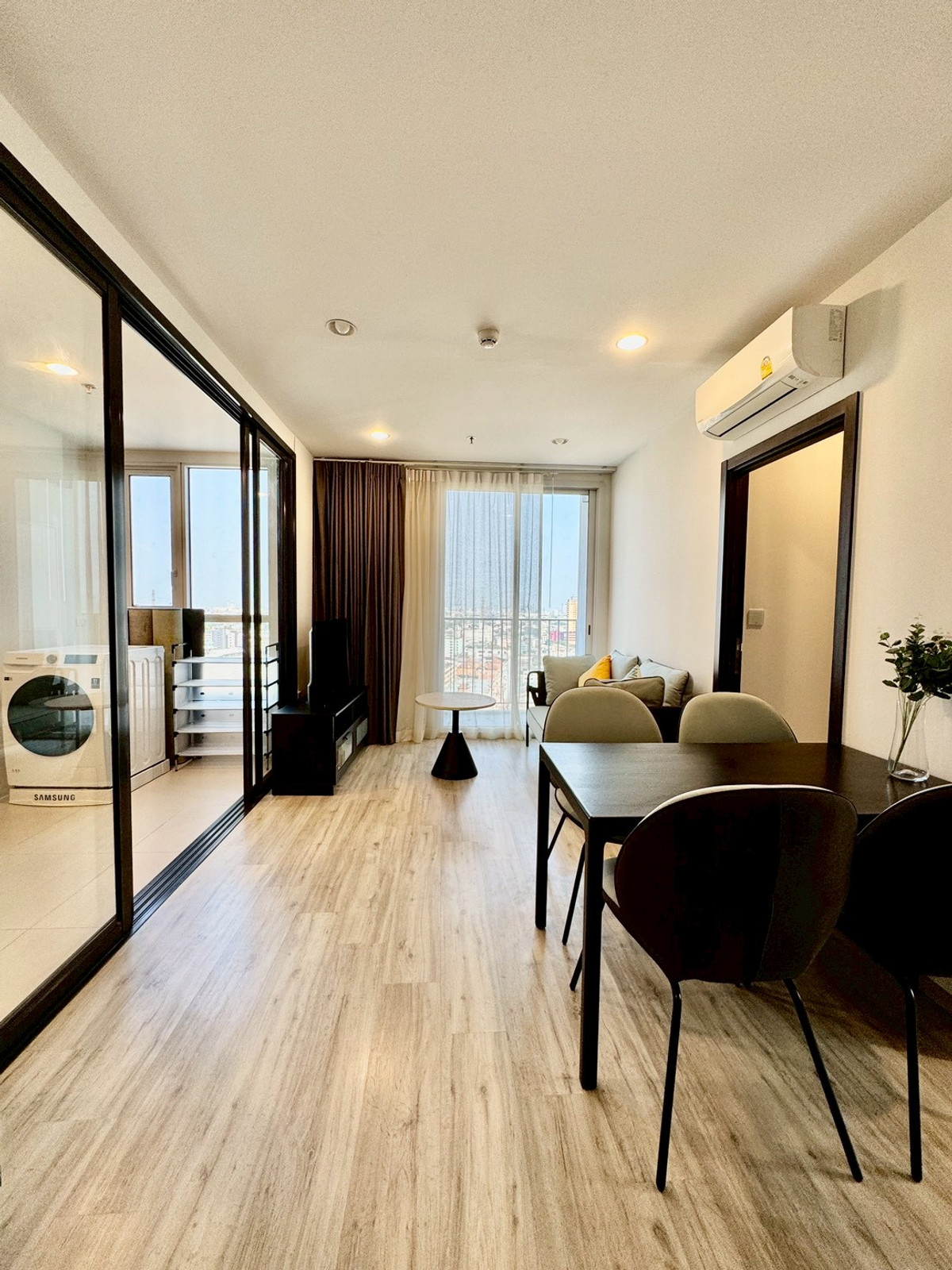 ให้เช่าคอนโดรัชดา ห้วยขวาง : ให้เช่า XT HauiKwang 2 bedroom - Available for Rent