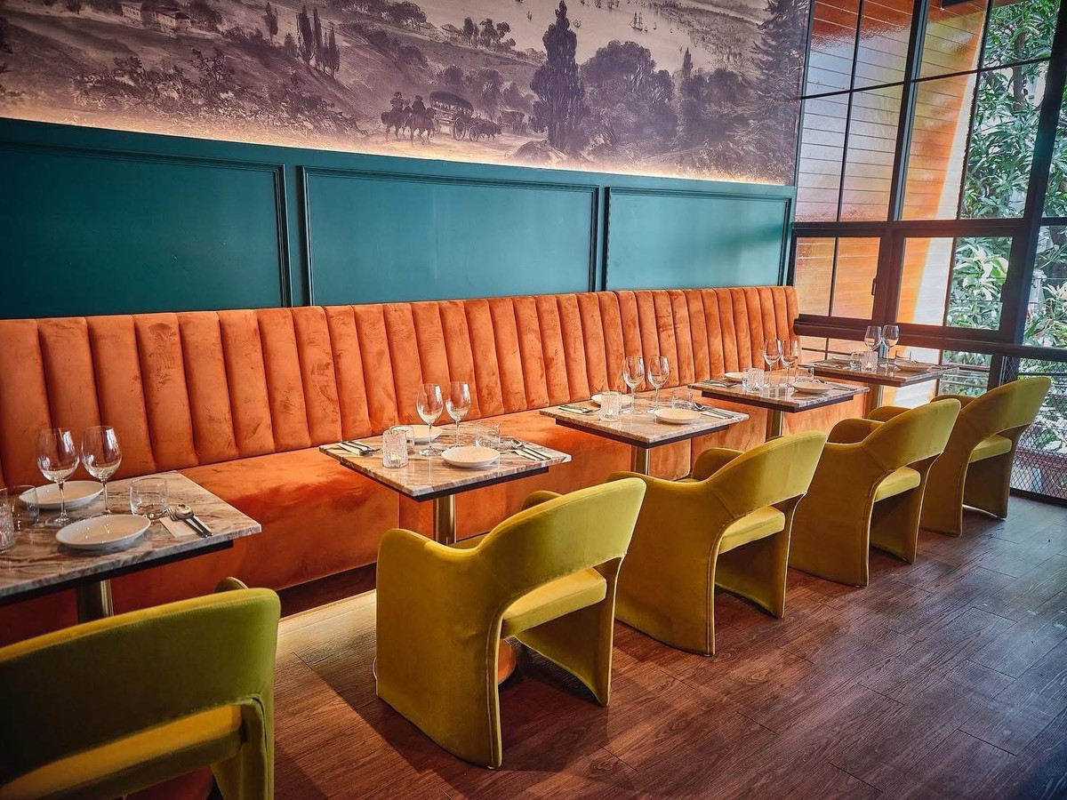 For RentRetail SpaceSathorn, Narathiwat : Restuarant in Narathiwat Soi 4 for lease 240sqm  90,000 per month