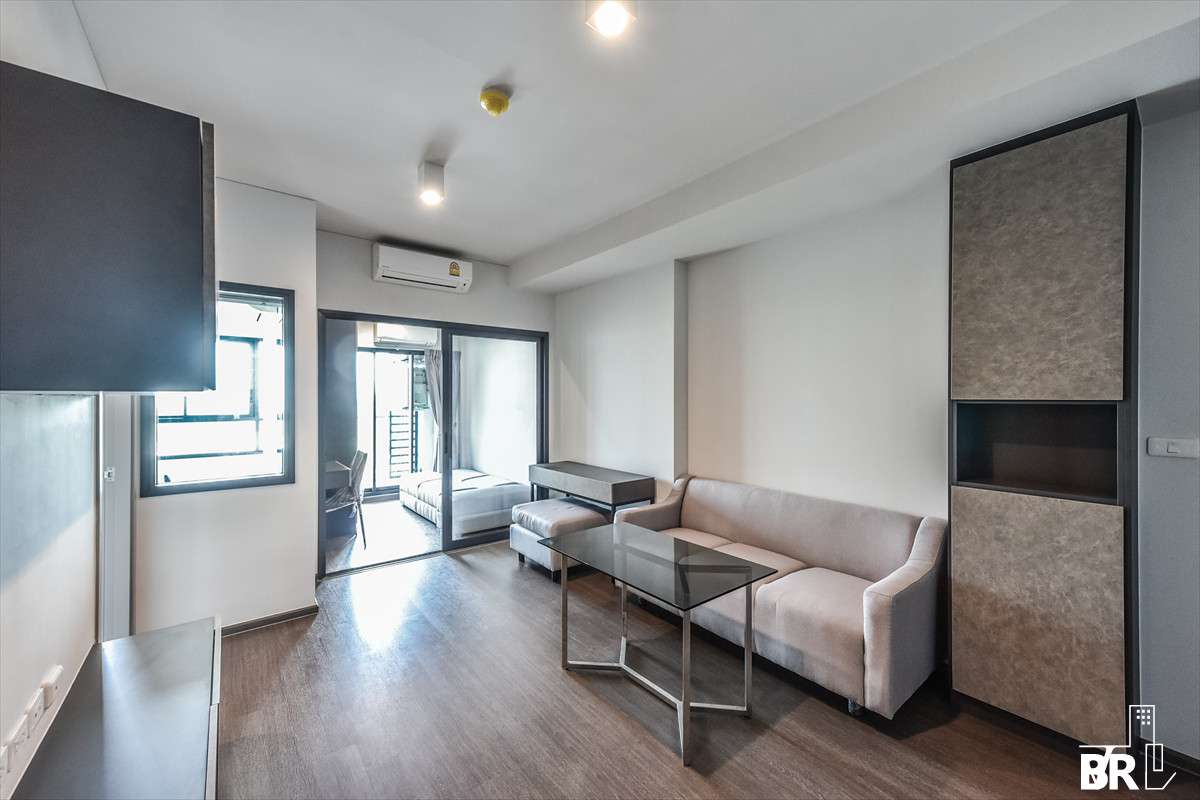 ขายคอนโดสะพานควาย จตุจักร :  🔥Hot Sale 🔥 Ideo Phahol Chatujak 1B1B 45sqm. High Floor Just 7.3MB only Call Ms.Angel(Aumi)0658209572