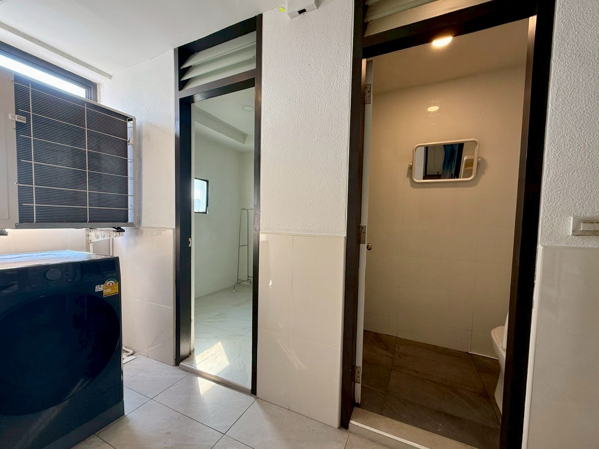 For RentCondoSukhumvit, Asoke, Thonglor : (For rent) President Park Sukhumvit 24, completely renovated, 3-BR 223 Sq.m., high floor, swimming pool view. (Pet-Friendly) ㅡ Near 🚆BTS Phrom Phong