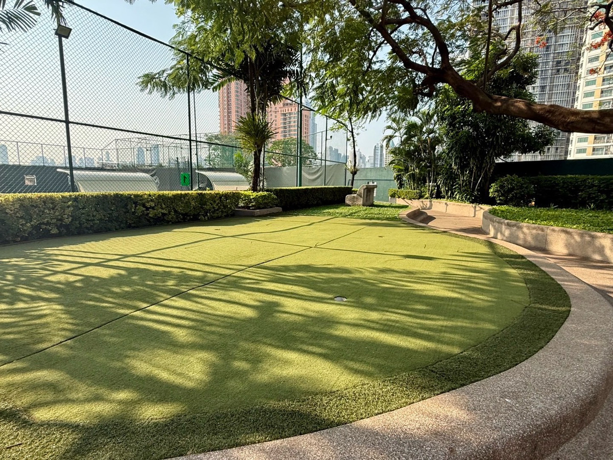 For RentCondoSukhumvit, Asoke, Thonglor : Newly Renovated/ Spacious 3 Bedrooms in Phrom pong ✨