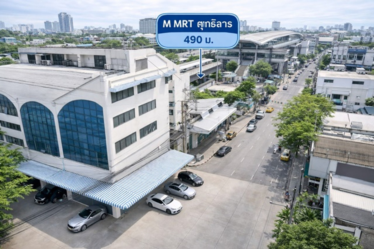 For RentShop HouseRatchadapisek, Huaikwang, Suttisan : 5-story commercial building for rent 2units in Inthamara MRT Sutthisan 490m.5Parking corner Huai Khw