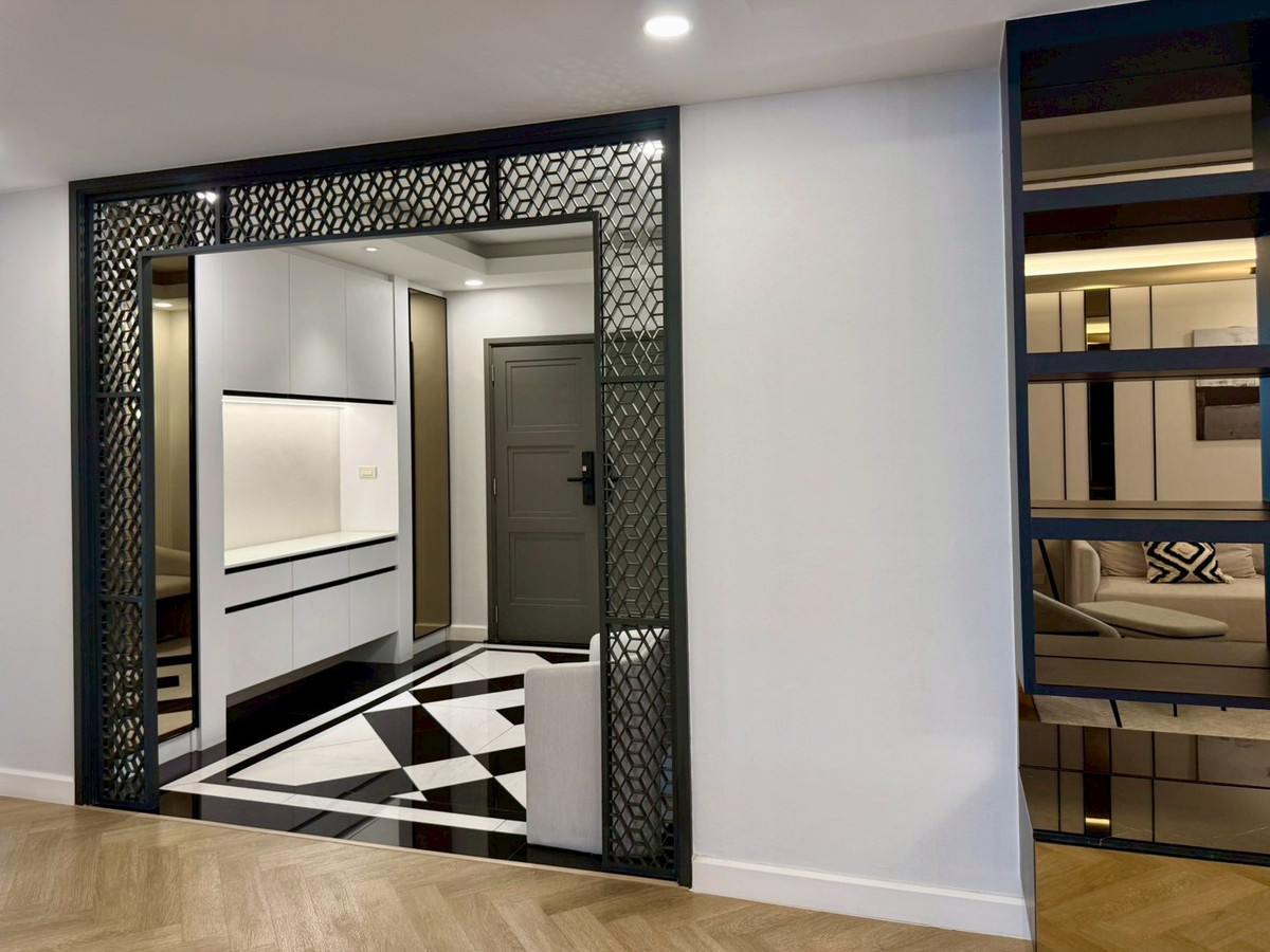 For RentCondoSukhumvit, Asoke, Thonglor : (For rent) President Park Sukhumvit 24, completely renovated, 3-BR 223 Sq.m., high floor, swimming pool view. (Pet-Friendly) ㅡ Near 🚆BTS Phrom Phong