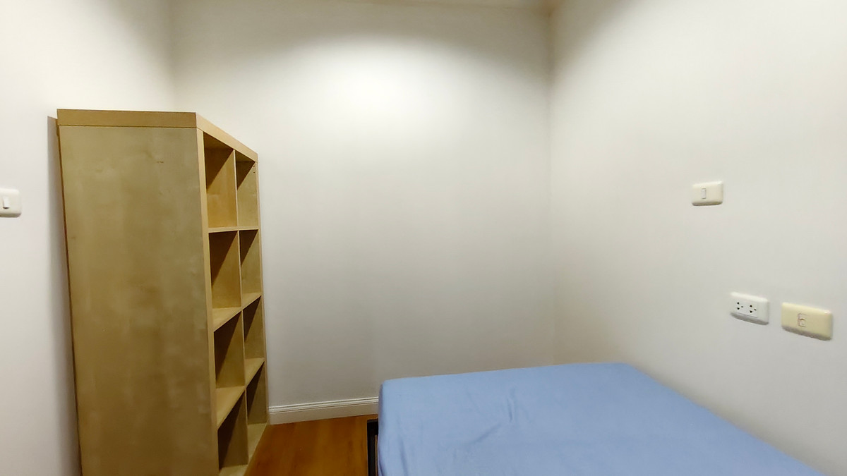 ให้เช่าคอนโดสุขุมวิท อโศก ทองหล่อ : คอนโด 2 ห้องนอน 1 ห้องน้ำ ขนาด 77 ตารางเมตร ที่อโศกเพลส ให้เช่า 25,000 บาทต่อเดือน ซอยสุขุมวิท 21 สถานีรถไฟฟ้า BTS อโศก