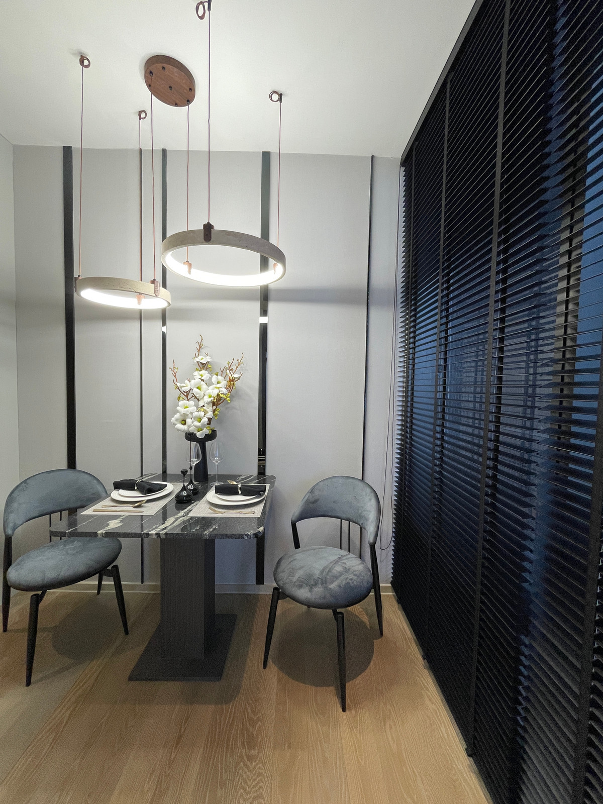 ขายคอนโดสีลม ศาลาแดง บางรัก : [THE PEAK OF SILOM] ASHTON SILOM – Rare 2BR Unit | ชั้น 32 วิวขอบฟ้า ประสบการณ์อยู่คอนโดที่เหมือนอยู่บ้าน 