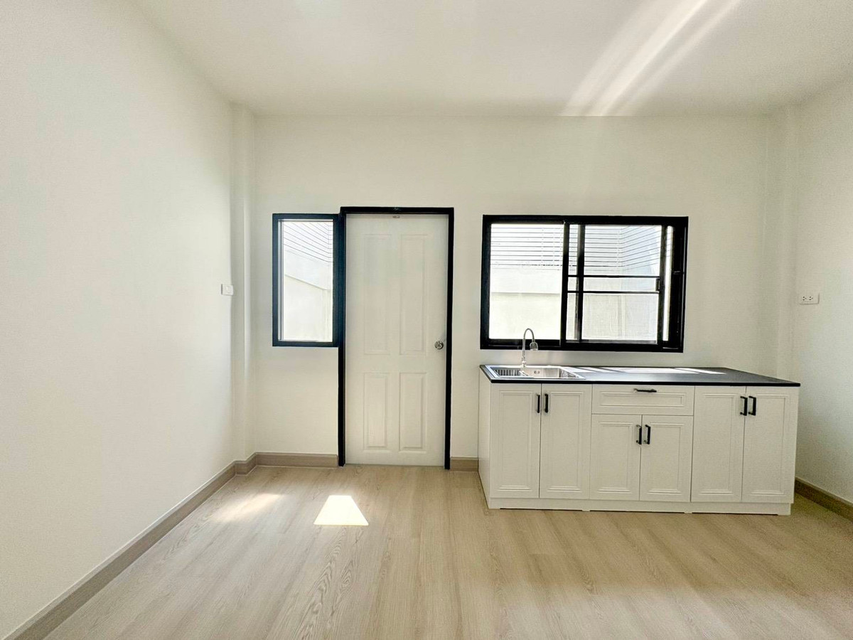 ขายทาวน์โฮมโชคชัย4 ลาดพร้าว71 : K-6833 ขายด่วน ! ทาวน์โฮม รีโนเวทใหม่ เกตุนุติการ์เด้น นาคนิวาส 38 พร้อมอยู่