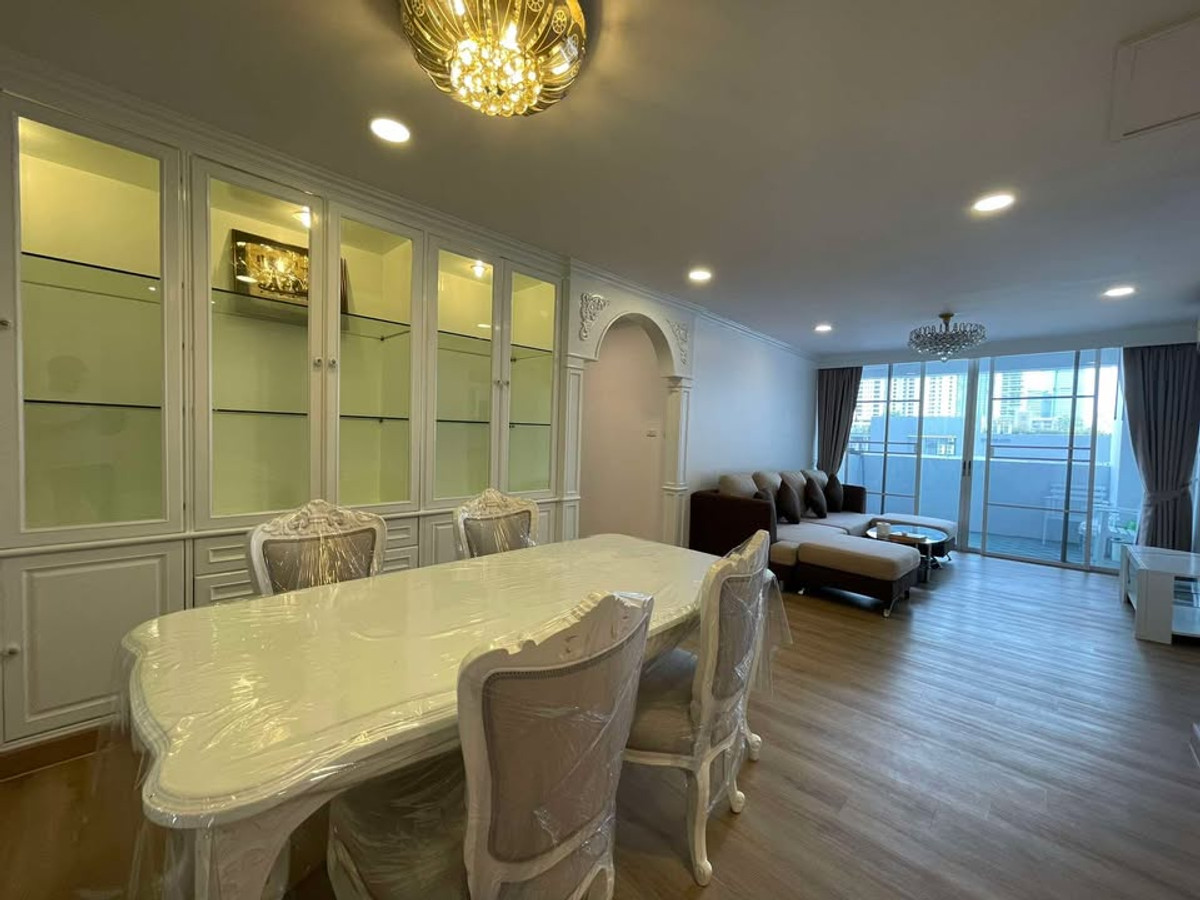 ให้เช่าคอนโดสุขุมวิท อโศก ทองหล่อ : ให้เช่าคอนโด D.S. Tower 2 สุขุมวิท 39 (125 ตร.ม.) 3 นอน 2 น้ำ พร้อมอยู่