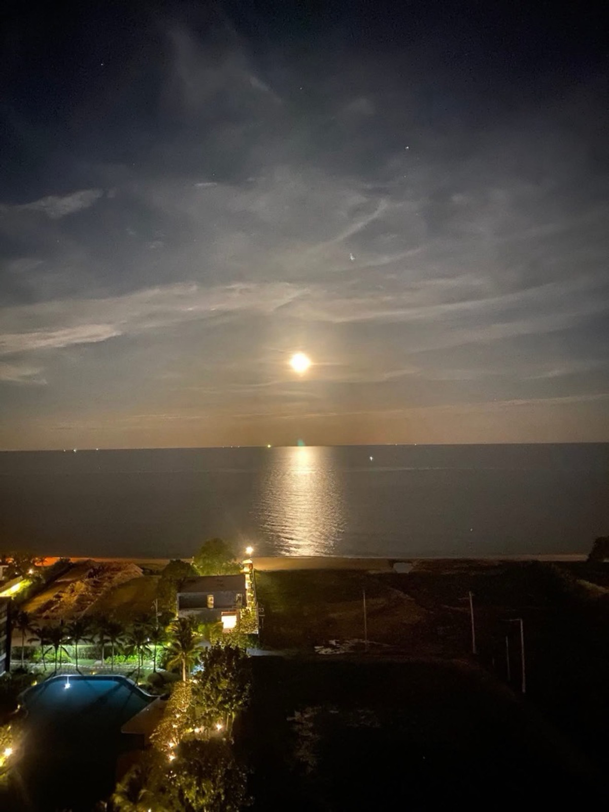 For SaleCondoCha-am Phetchaburi : Baan Thew-Talay Blue Sapphire Condo for Sale 3 Bedroom 158 sq.m 180 Degree Sea View Large Balcony Beachfront Next to Baba Beach Club Cha-am Hua Hin