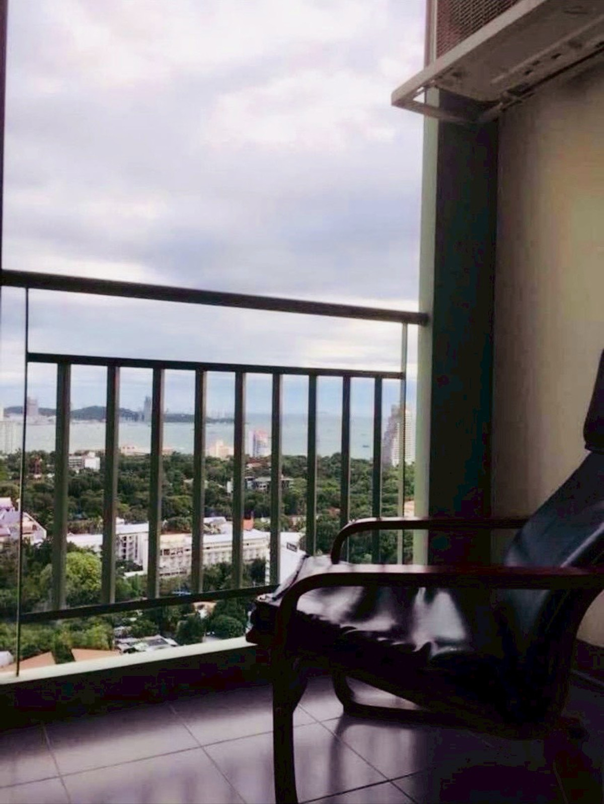 For SaleCondoPattaya, Bangsaen, Chonburi : Sold with tenant! Condo Lumpini Ville Naklua-Wongamat