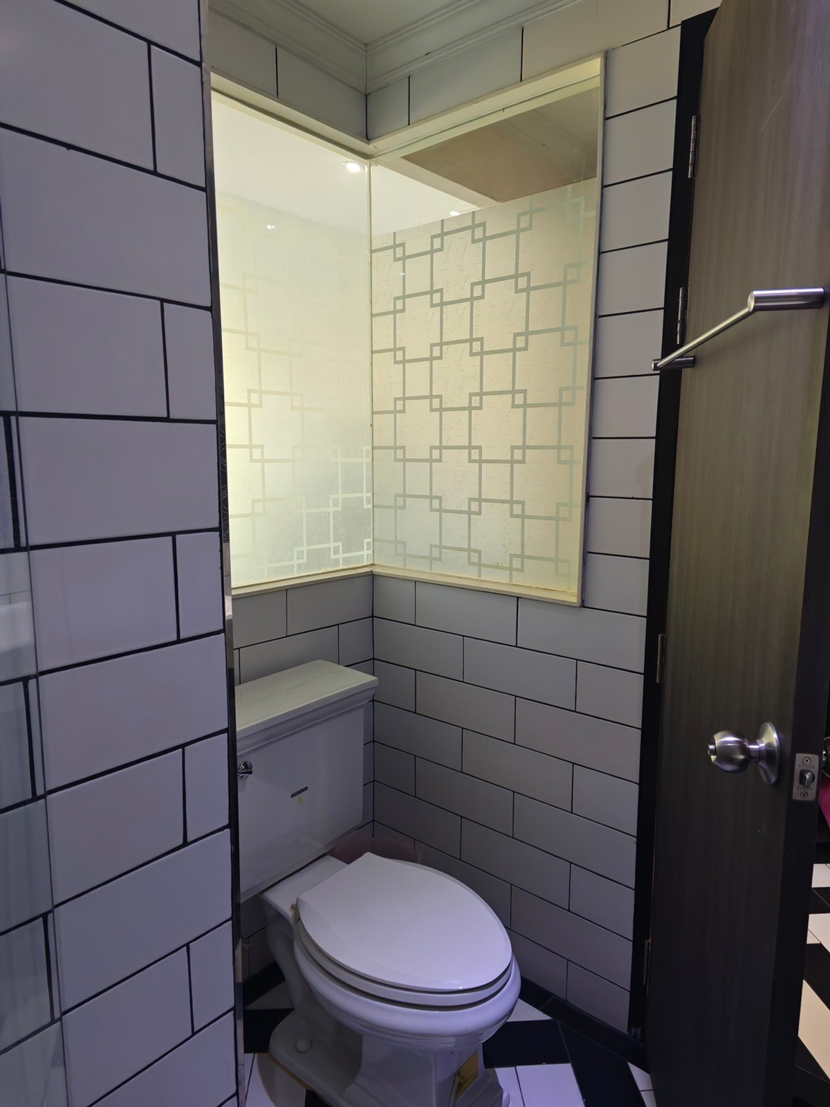 For SaleCondoPattaya, Bangsaen, Chonburi : The Venetian Signature Condo Resort Pattaya / Studio (SALE WITH TENANT), The Venetian Signature Condo Resort Pattaya / Studio (Sale with Tenant) AM107