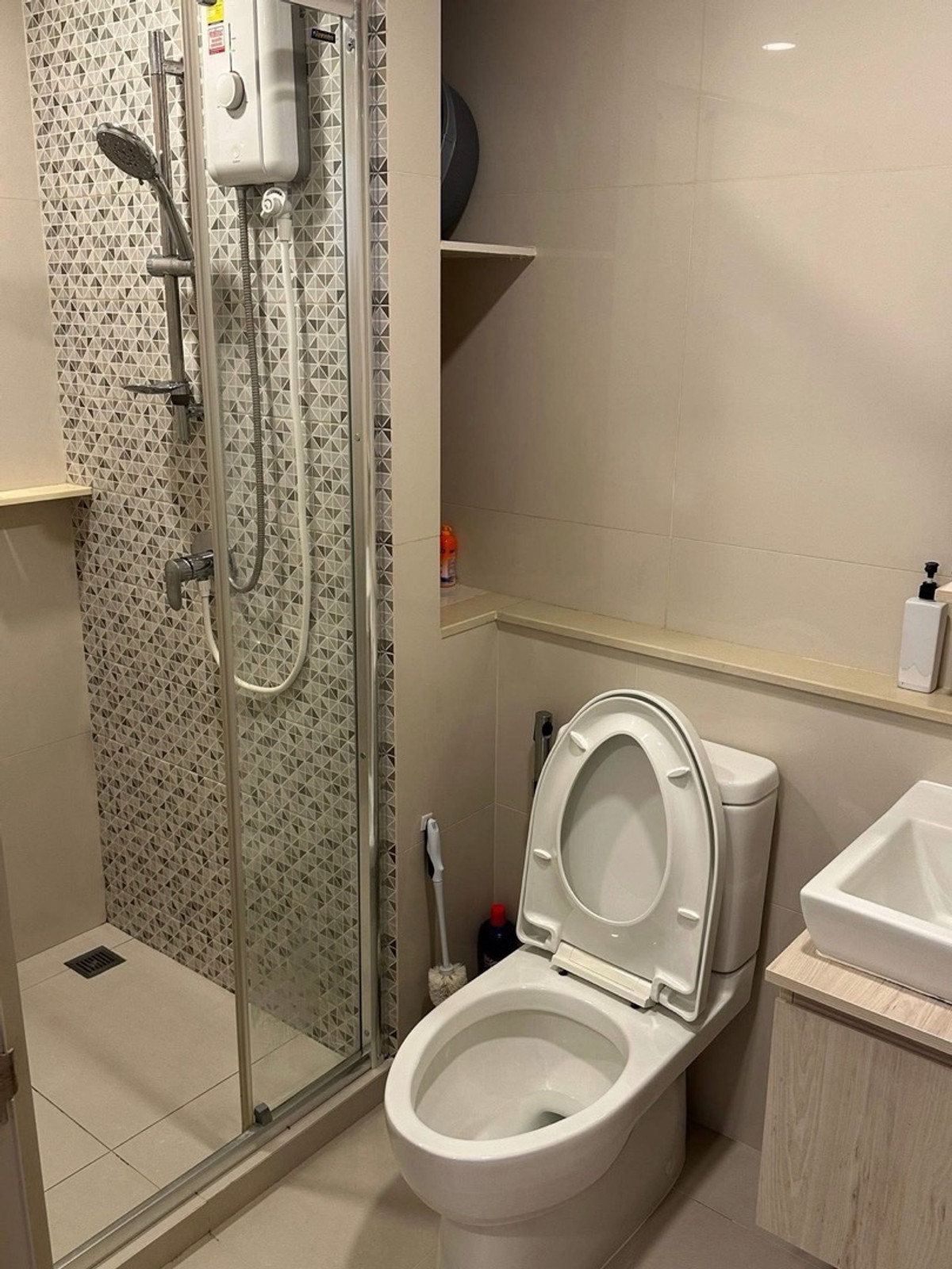 For RentCondoOnnut, Udomsuk : 🏢 The Tree Sukhumvit 64 ready to move in.