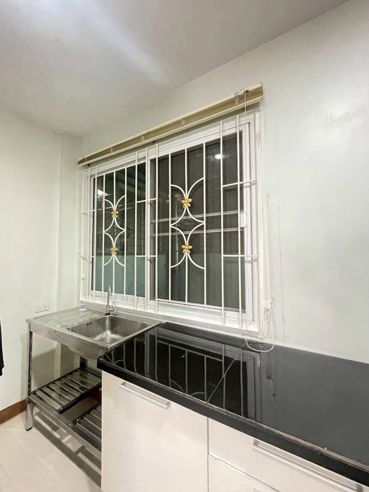 For RentTownhomeChiang Mai : Townhome for rent, 2 floors, area 125 sq m., everyday village project, 3 bedrooms.