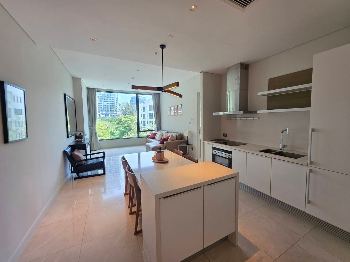 For RentCondoWitthayu, Chidlom, Langsuan, Ploenchit : Sindhorn Residence: 75sqm. 1bed 1bath 75,000/mth. Rare Corner unit Am: 0656199198