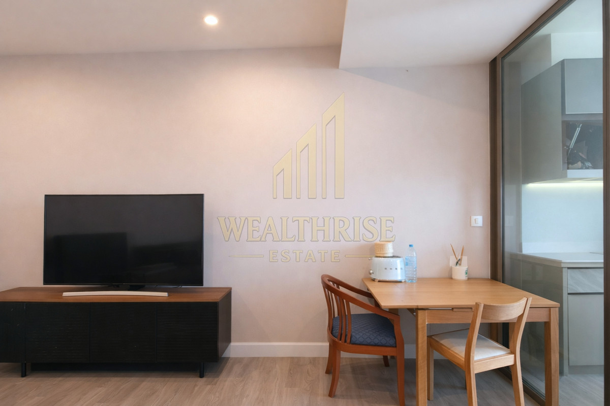 For SaleCondoSathorn, Narathiwat : Rare Unit! The Room Sathorn-Pan, large room, this price is very hard to find. Take care until the transfer day Can be rented out!! Tel. 063-6165390