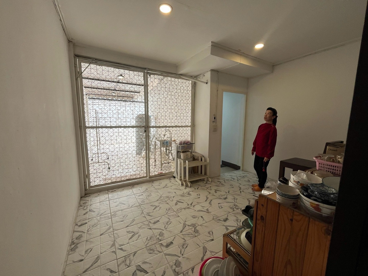 ให้เช่าร้านค้า/ตลาดนัดอารีย์ อนุสาวรีย์ : ให้เช่า พื้นที่ธุรกิจ ชั้น 1+ชั้นลอย @ อารีย์ พญาไท ใกล้ รถไฟฟ้า BTS 270 เมตร