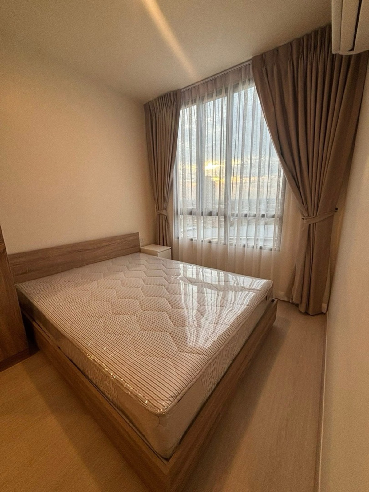 For RentCondoPinklao, Charansanitwong : 📣 Condo for rent Nue Noble Fai Chai - Wang Lang near Siriraj 🏙️✨ 
 🚄 Next to the MRT Blue Line, Fai Chai Station  ✅LineOA : @ladysai