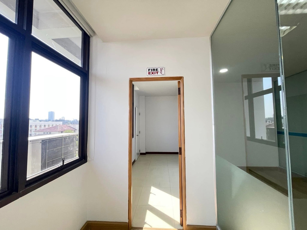 For RentOfficeBangna, Bearing, Lasalle : Office Building for Rent on Bangna-Trad Road – Ready to Move In