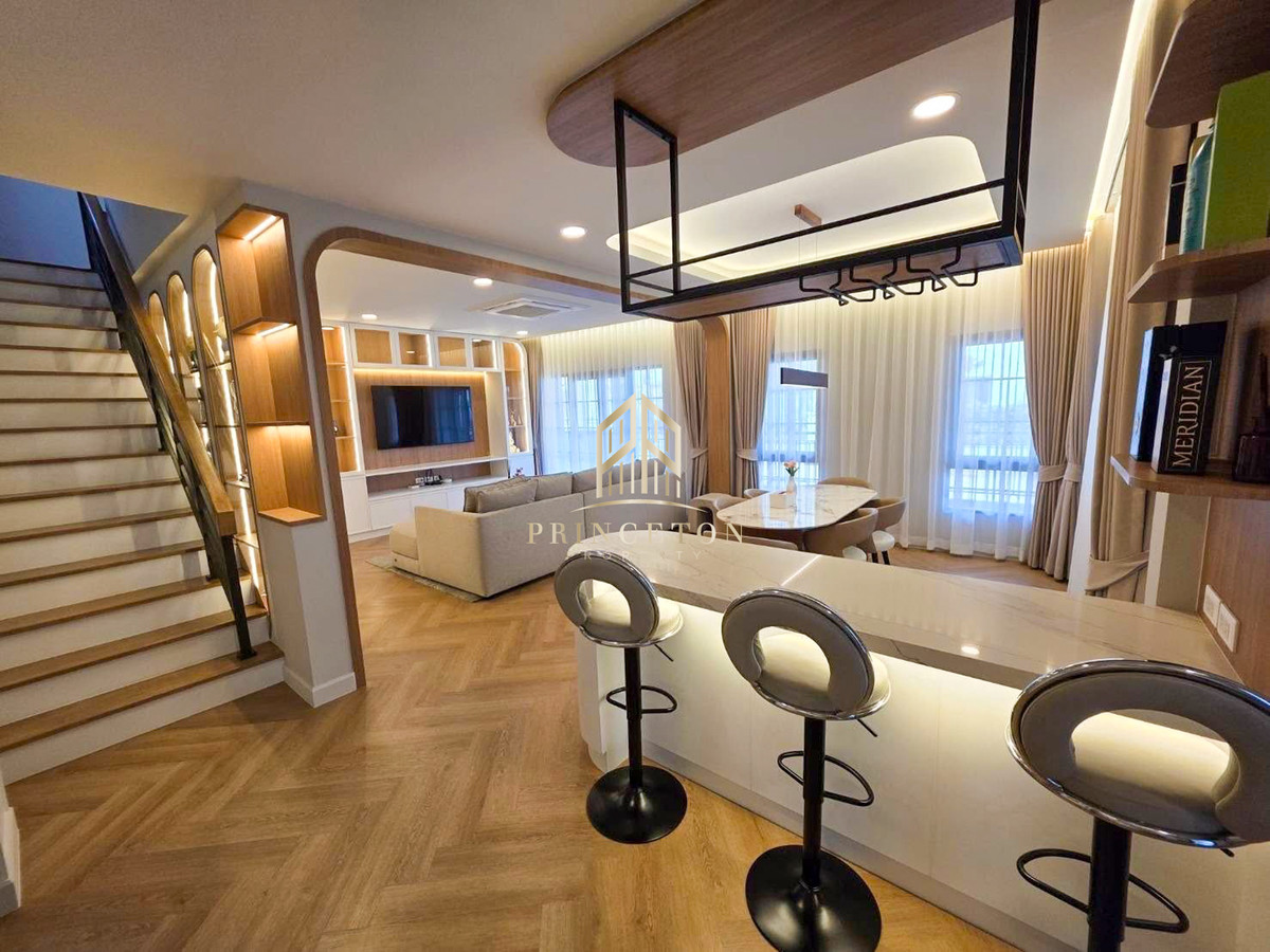 HouseBangna, Bearing, Lasalle : Luxury 2-Storey Home Centro Bangna 📞092-4252445