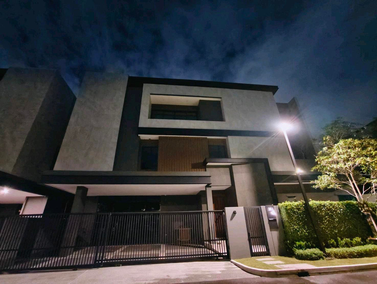 For RentHouseYothinpattana,CDC : Luxury 3-story house, 8 bedrooms, fully furnished, beautifully decorated, for rent in Yothin Phatthana-Ramindra area, near Crystal Design Center (CDC), only 2.3 km.