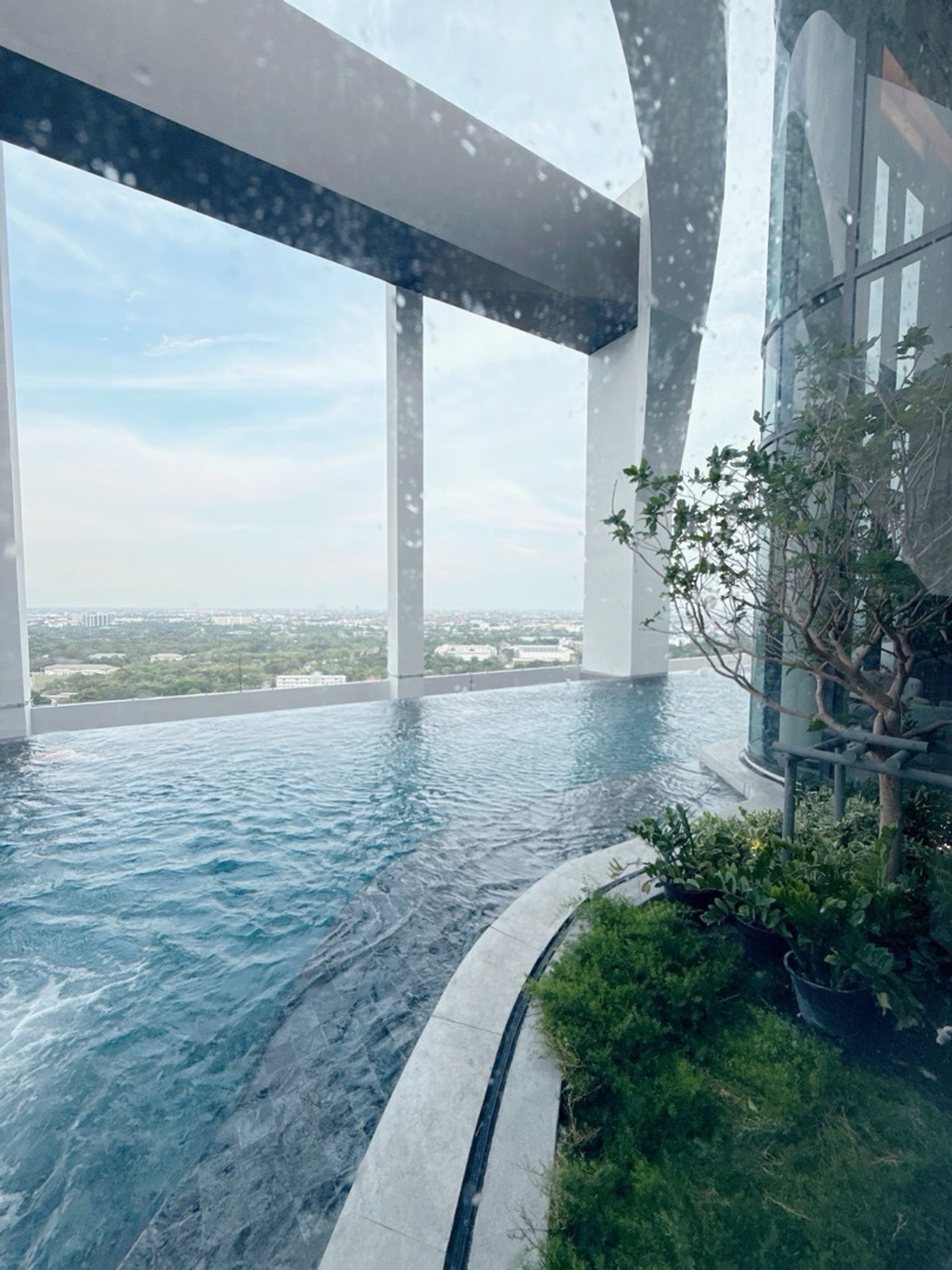 For SaleCondoKasetsart, Ratchayothin : 𝐂𝐎𝐁𝐄 Kaset Sripatum 𝐅𝐑𝐄𝐄 down payment 𝐎 baht, installments 𝟗,𝟓𝟎𝟎/month, new room from the project, best price.