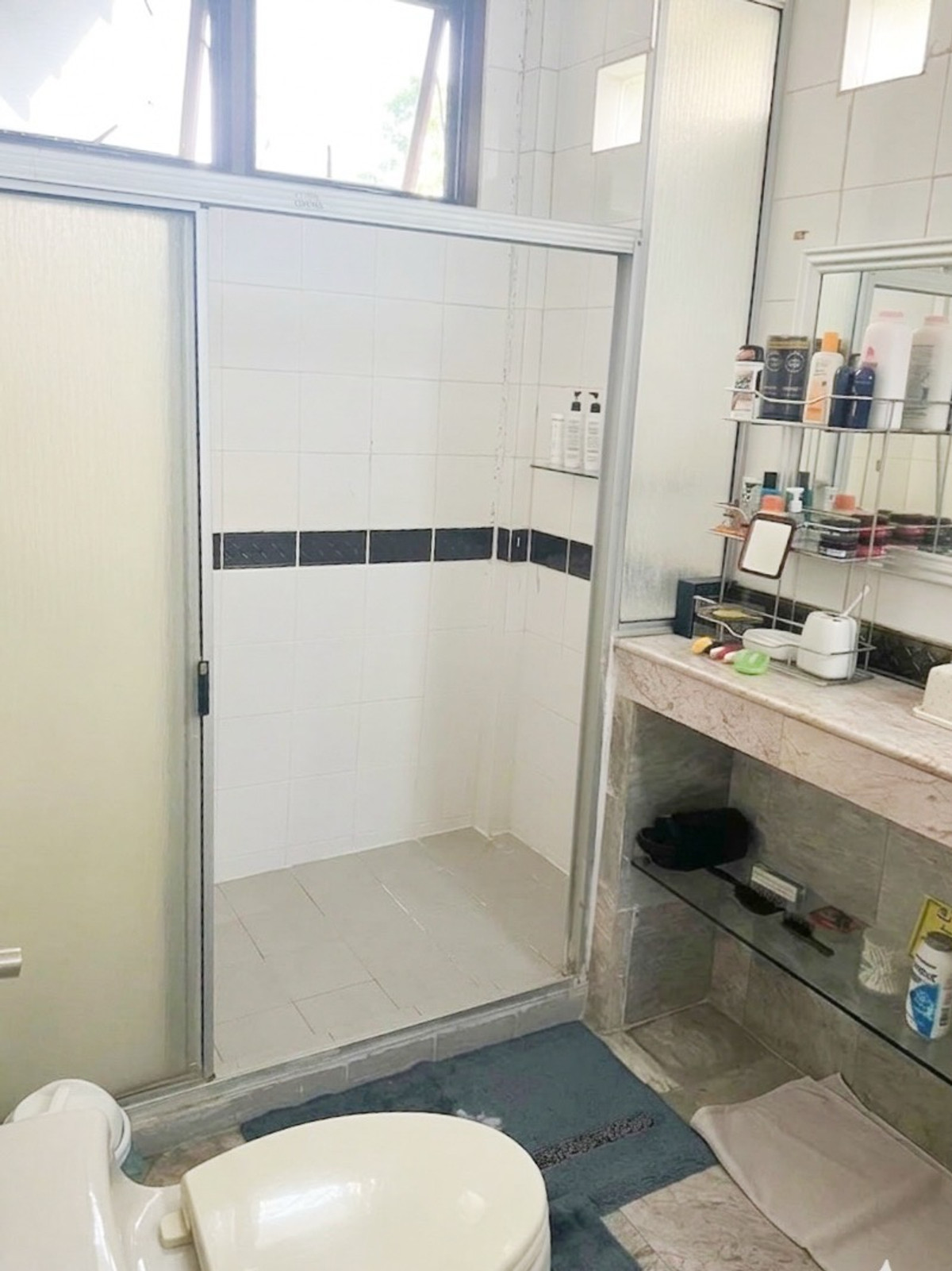 For SaleHouseSukhumvit, Asoke, Thonglor : 2-story detached house, prime location, Sukhumvit 103, large house, wide area, complete functions, with lawn and usable area around the house. Suitable for large families, convenient travel, close to the BTS and many large department stores.