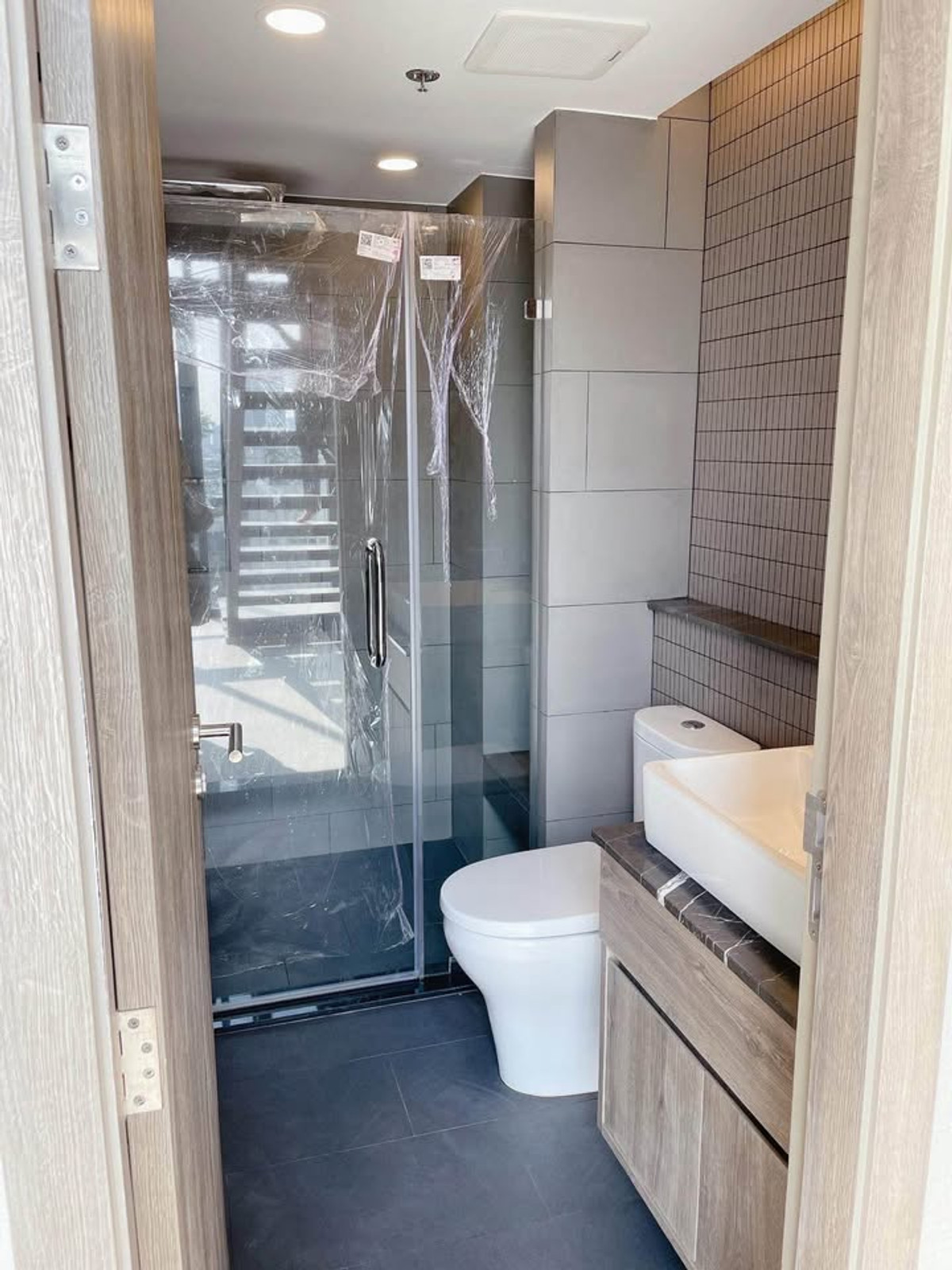 For RentCondoSiam Paragon ,Chulalongkorn,Samyan : For rent: Cooper Siam 1BR Duplex, high ceiling, airy, comfortable, near BTS Stadium.