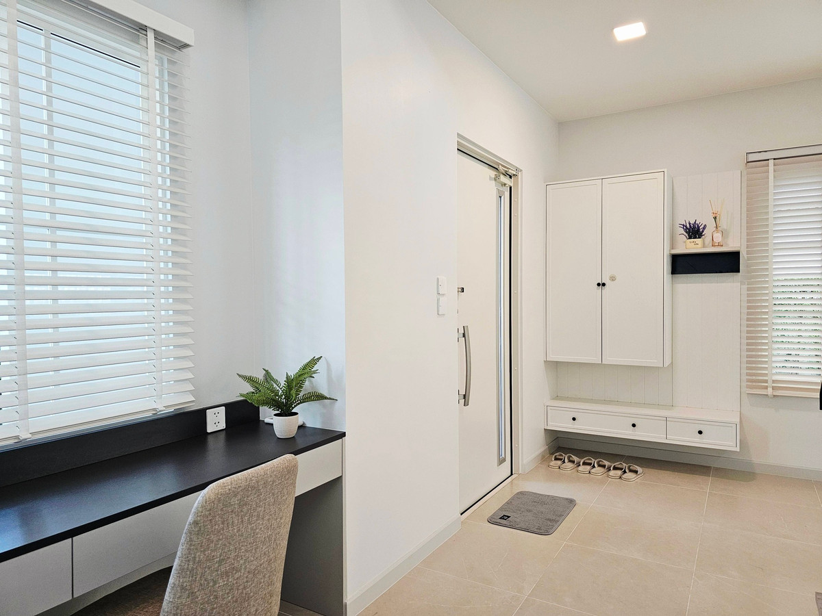 ให้เช่าบ้านบางนา แบริ่ง ลาซาล : ✨ Stunning House for Rent: Chaiyapruk Bangna Km.15 ✨ Prime Location near Suvarnabhumi Airport & International Schools (ASB / Verso)