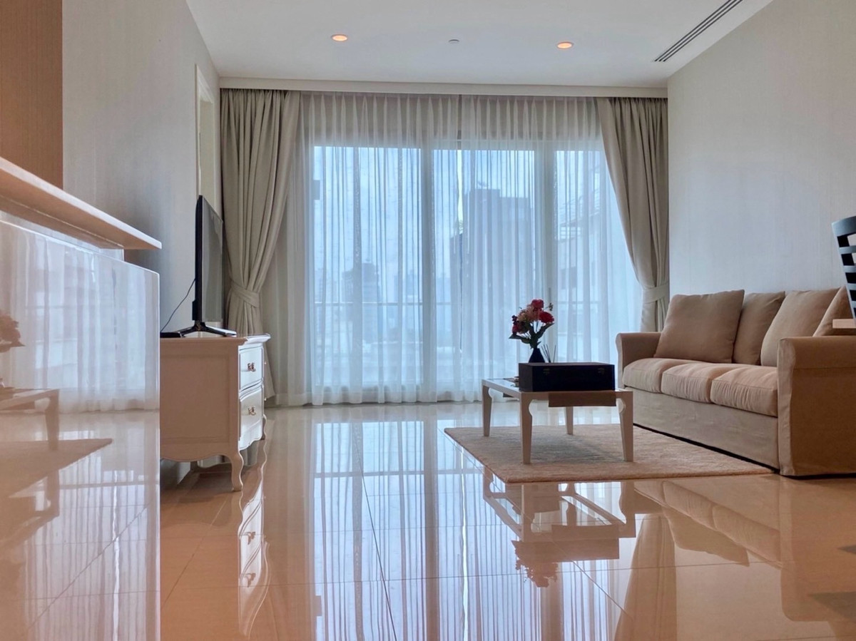CondoWitthayu, Chidlom, Langsuan, Ploenchit : Spacious 2 Bedroom Luxury Condo in Ratchadamri Near Lumpini Park Ideal for Investment and High Rental Demand