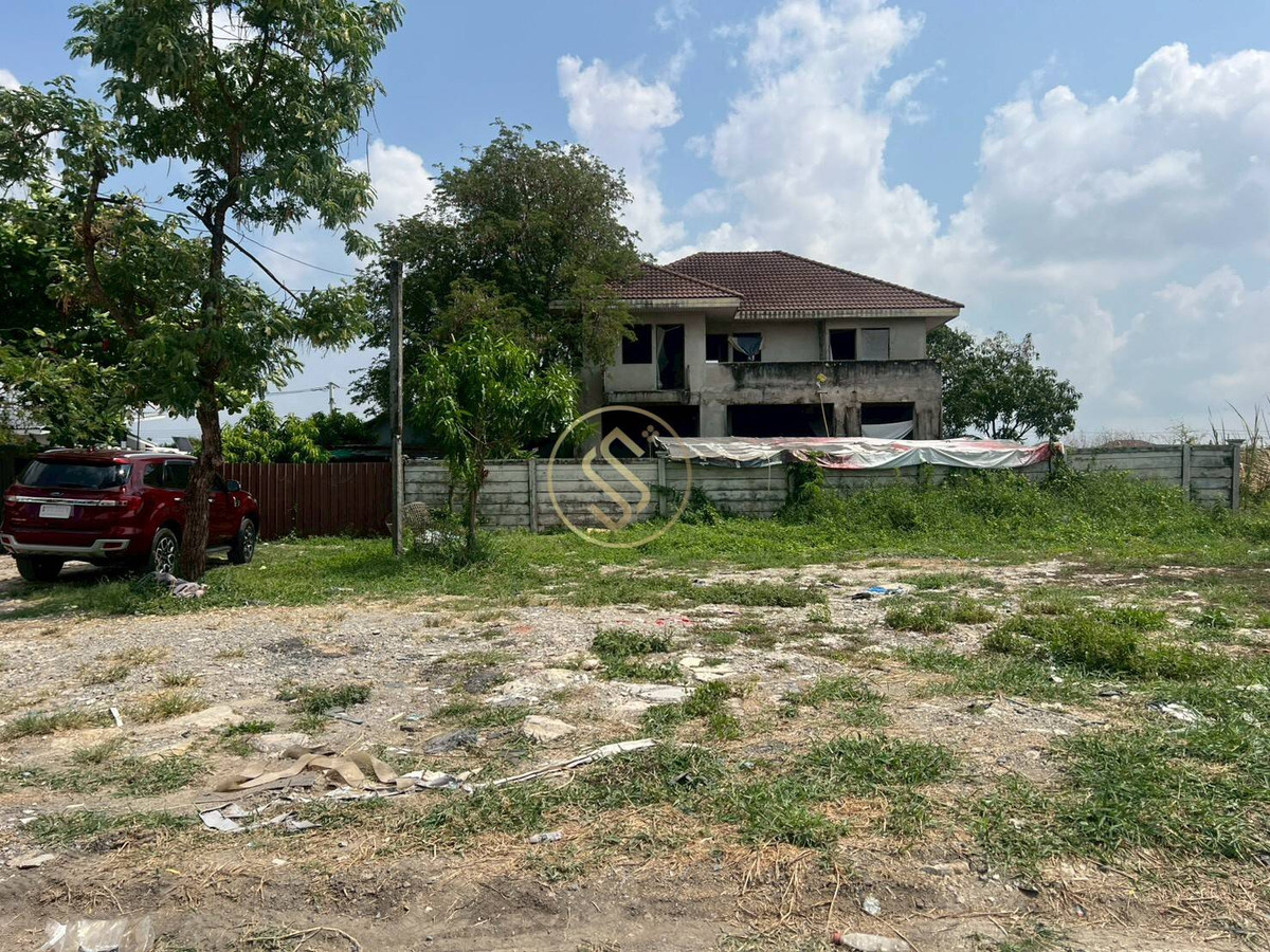 For SaleLandPattanakan, Srinakarin : Urgent sale! Land filled in, beautiful plot, Soi Phatthanakan 99, Prawet Subdistrict or On Nut 70/1, Intersection 2-8, size 380 square wah, only 500 meters into the alley, 60,000 baht/sq m.
