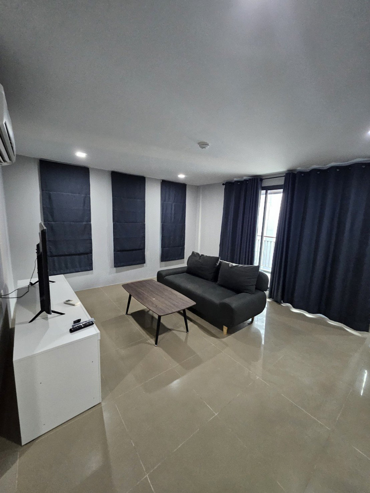 For RentCondoSukhumvit, Asoke, Thonglor : Condo for rent, Mirage Sukhumvit 27, good location, quiet, near BTS Asoke/Phrom Phong, convenient travel, near various department stores. Ready to move in