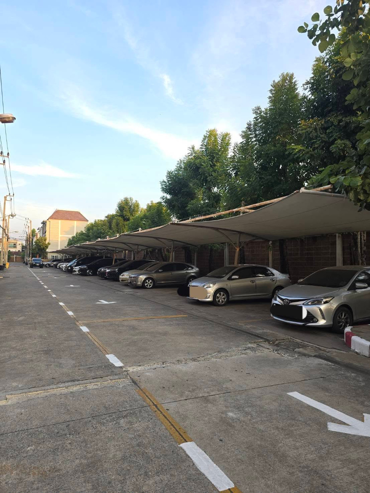 ขายทาวน์โฮมโชคชัย4 ลาดพร้าว71 : หลังมุม 26.7ตรว 6นอน5น้ำ2จอด ทาวน์โฮม 4 ชั้น บ้านกลางเมือง เออร์บาเนี่ยน ลาดพร้าว 71 