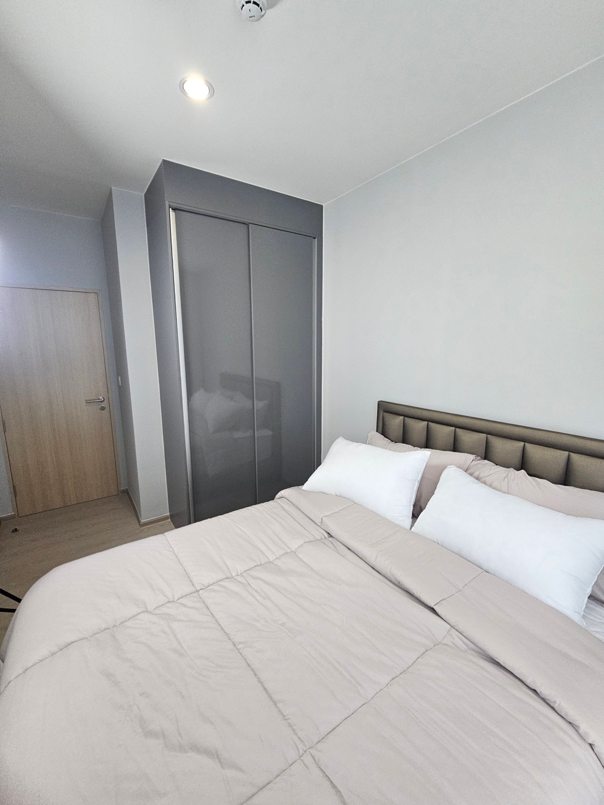 For RentCondoOnnut, Udomsuk : Beautiful room, high view, 2 bedrooms, near BTS Punnawithi, ready to move in immediately, special price!! Free common fees