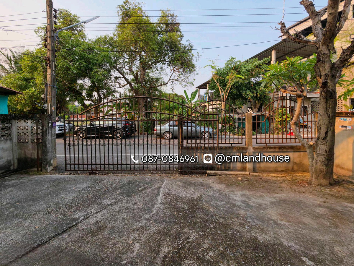 ขายบ้านเชียงใหม่ : ถูกกว่าคุ้มกว่าคอนโด! บ้านวรุณนิเวศน์ ต.แม่เหียะ อ.เมือง ใกล้แยกแม่เหียะ บิ๊กซี แม็คโคร IKEA 2 กม. ใกล้เซ็นทรัลแอร์พอร์ต 4 กม. ใกล้สนามบิน 5 กม. (ขายตามสภาพต้องปรับปรุง)