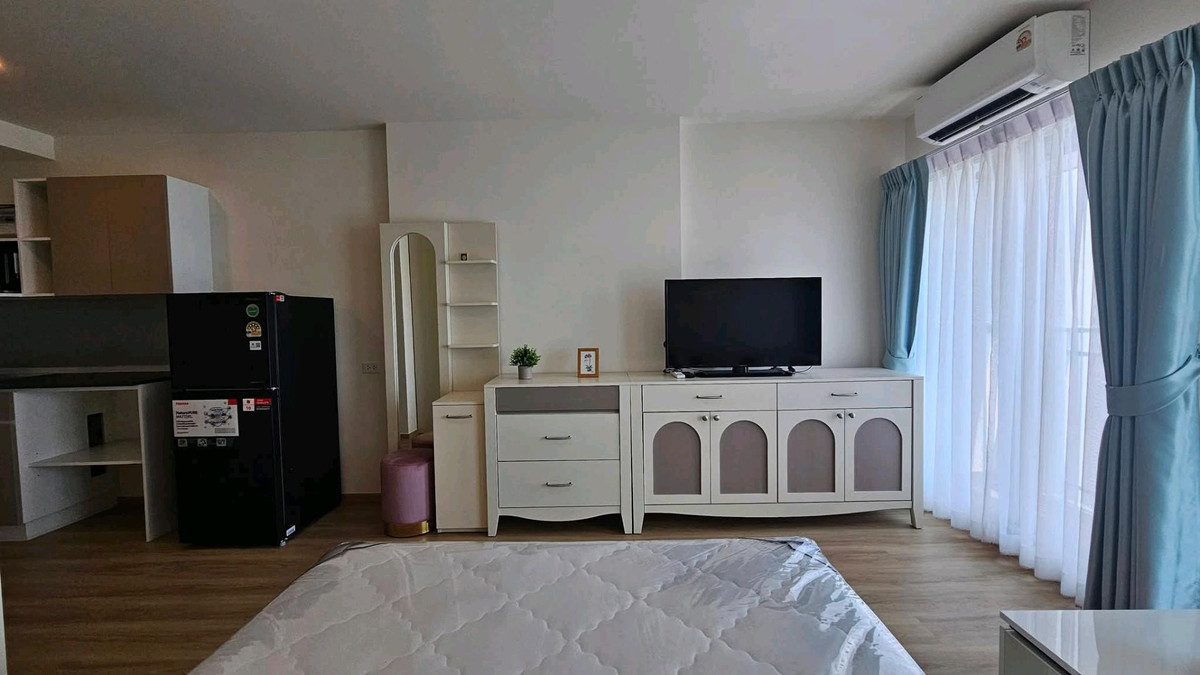 For RentCondoPinklao, Charansanitwong : 🌟 Brand new room, high view, open, comfortable, close to MRT, easy to travel, meets the needs of city people. Ready to move in immediately!
